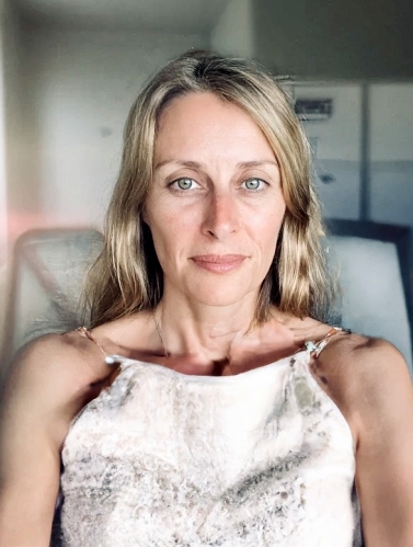 Julie Bechu senior video editor web